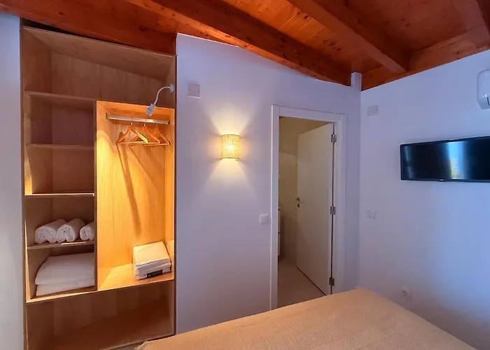 Casa Da Muralha Holiday home *